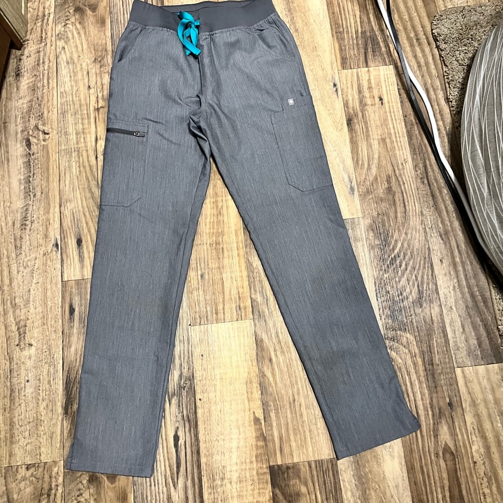 Figs yola scrub pants xs in graphite